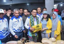 Kepala Staff Kepresidenan Republik Indonesia Kunjungi Stan Bazzar UMKM Ketapang