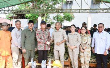 Bupati Ketapang Dampingi Gubernur Kalbar Letakan Batu Pertama Pembangunan Tugu Juang di Tumbang Titi