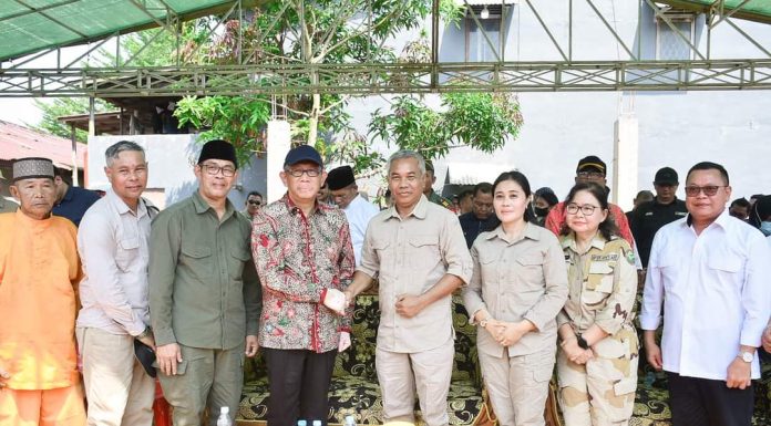 Bupati Ketapang Dampingi Gubernur Kalbar Letakan Batu Pertama Pembangunan Tugu Juang di Tumbang Titi