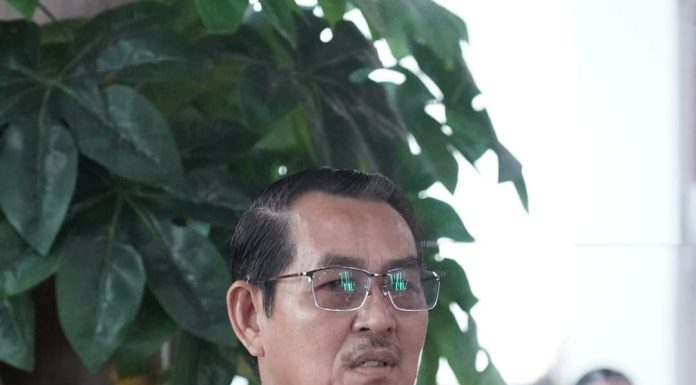 Diiringi Rasa Haru, Bupati dan Wakil Bupati Ketapang Lepas Purna Tugas Heronimus Tanam
