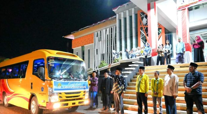 Wabup Farhan Lepas Kafilah Ketapang Ikuti MTQ Ke XXXI Tingkat Provinsi Kalbar di Sanggau
