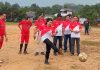 Karolin Buka Turnamen Sepak Bola dan Voli di Kecamatan Air Besar