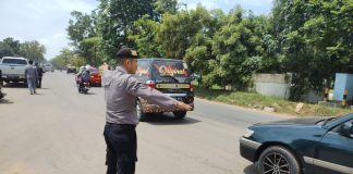 Antisipasi Kemacetan, Personil Polsek Batu Ampar Atur Lalu Lintas