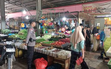 Cegah Tindak Kriminalitas, Personil Polsek Bengkong Rutin Lakukan Patroli Dialogis