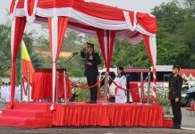 Kapolres Jadi Inspektur Pada Upacara Penurunan Bendera di Kantor Bupati Landak