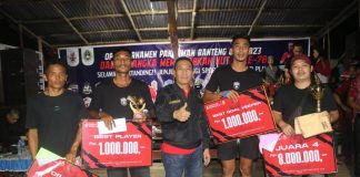 Sekda Landak Tutup Turnamen Sepak Bola Pahuman Banteng Cup 2023