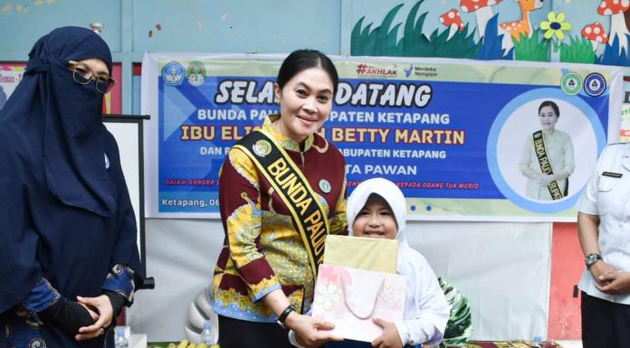 Bunda Paud Ketapang Sosialisasi Transisi Paud ke SD Saat Kunjungi TK Negeri 2 dan SDN 05 Benua Kayong