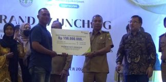Beri Perlindungan Bagi Pekerja Pemkab Ketapang Launching Program 1 Desa 100 Pekerja Rentan