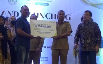 Beri Perlindungan Bagi Pekerja Pemkab Ketapang Launching Program 1 Desa 100 Pekerja Rentan