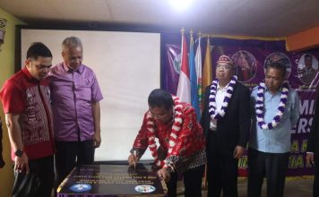 Heri Saman Resmikan Gedung Persekolahan SMP dan SMA Kristen Bina Setia Darit