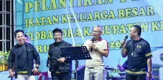 Bupati Ketapang Gelar Rapat Diruang Terbuka Bersama Masyarakat Tumbang Titi