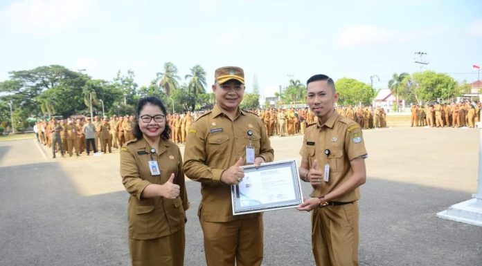 Fidriansyah Apoteker Puskesmas Hulu Sungai Ketapang Raih Prestasi Apoteker Terbaik Tingkat Nasional
