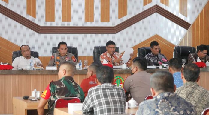 Debu Alumina Ganggu Kesehatan, Warga Desa Mekar Utama Kendawangan Mengadu ke Pemkab Ketapang