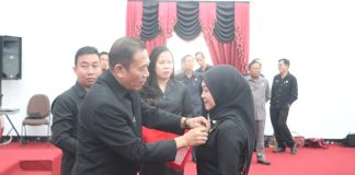 Bentuk Apresiasi Pemerintah, Sejumlah PNS Landak Terima Penghargaan Satyalanaca Karya Satya