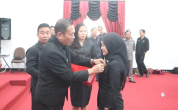 Bentuk Apresiasi Pemerintah, Sejumlah PNS Landak Terima Penghargaan Satyalanaca Karya Satya