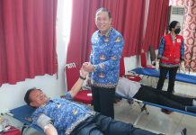 Sekda Apresiasi PMI Landak Gelar Aksi Donor Darah