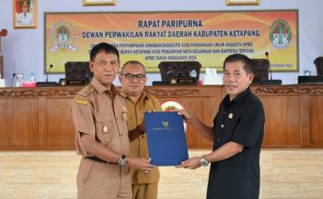 Bupati Ketapang Jawab Pandangan Umum Fraksi DPRD Terhadap Pengantar Nota Keuangan dan Raperda APBD 2024