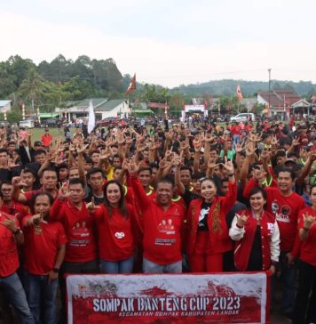 Heri Saman Buka Turnamen Sepak Bola di Kecamatan Sompak
