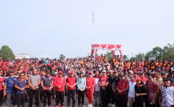 Meriah, Ribuan Peserta Ikuti Jalan Santai Rangkaian HUT Ke 24 Pemkab Landak