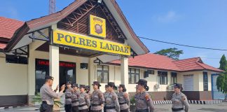 Polres Landak Latih Polwan Sebagai Dalmas Awal dan Negosiator Jelang Pemilu