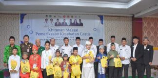 Wabup Farhan Hadiri Kegiatan Khinatan Massal Diselenggarakan Pengurus Masjid Al-Ikhlas