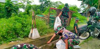 Perdana, Kodim 1210/LDK Gelar Karya Bhakti Bersihkan Pasar Rakyat Landak