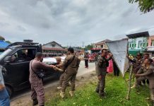 Alat Peraga Kampanye Diduga Langgar Aturan Pemasangan Ditertibkan