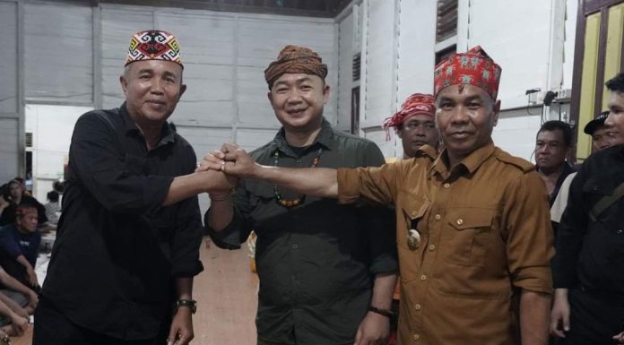 Bupati Ketapang Hadiri Pemberian Gelar Adat dan Kehormatan Berbagai Etnis di Serangkah
