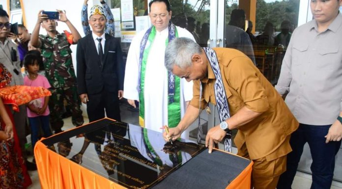 Bupati Ketapang Resmikan Gedung Gereja GBIP Jemaat Ichthus Tumbang Titi