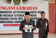 44 ASN Kemenag Pemkab Landak Terima Penganugrahan Tanda Kehormatan Satyalencana Karya Satya Dari Presiden RI