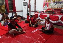 PMI Landak Turunkan Anggota Bantu Korban Banjir