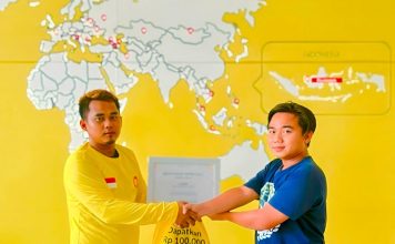 Pengemudi Maxim di Pontianak Terima Penghargaan, Bawa Penumpang Yang Melahirkan Didalam Mobil