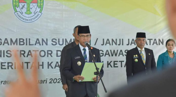 Pejabat Administrator Kecamatan Marau Ketapang Dilantik