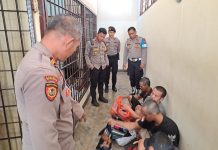 Cek Ruang Tahanan, Waka Polres Landak Tekankan Anggota Tingkatkan Kewaspadaan