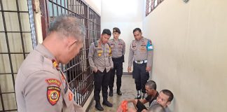 Cek Ruang Tahanan, Waka Polres Landak Tekankan Anggota Tingkatkan Kewaspadaan