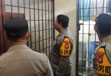 Kapolres Bersama Waka Polres Landak Cek Ruang Tahanan