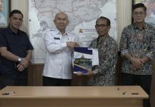 Pemkab Landak Terima Hibah Jembatan Rangka Baja Dari Kementerian PUPR