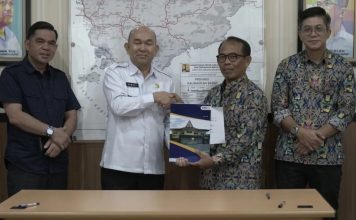 Pemkab Landak Terima Hibah Jembatan Rangka Baja Dari Kementerian PUPR