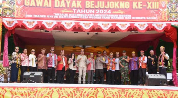 Gawai Dayak Bejujokng XIII Desa Gema Simpang Dua Digelar