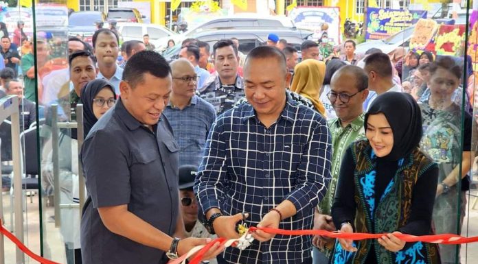Sekda Ketapang Hadiri Soft Opening 3Second