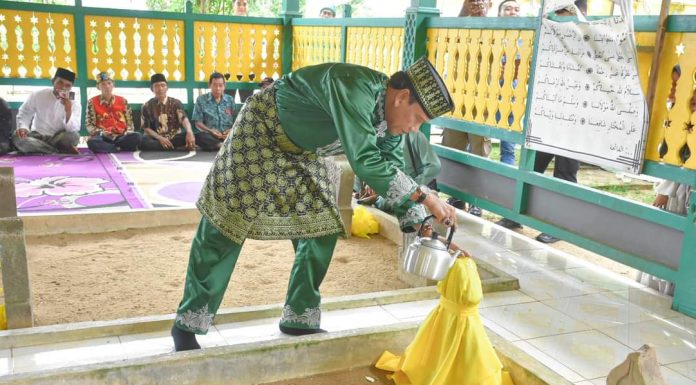 Peringati Hari Jadi Ketapang Ke – 606, Pemkab Ketapang Laksanakan Ziarah Ke Makam Pangeran Iranata dan Makam Keramat Sembilan