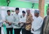 Safari Ramadhan Pemkab Ketapang Salurkan Bantuan Beras