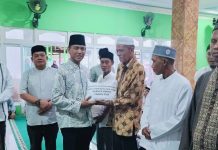 Safari Ramadhan Pemkab Ketapang Salurkan Bantuan Beras