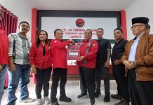 Serahkan Berkas Pendaftaran Bacalon Bupati Landak Ke DPC PDI Perjuangan, Heri Saman : Kita Maju Terus, Apapun Konsekuensinya