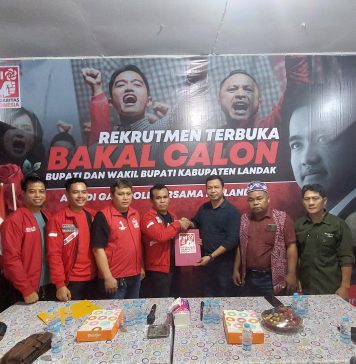 Yulius Aho Bacalon Bupati Landak Terakhir Serahkan Berkas Pendaftaran ke PSI