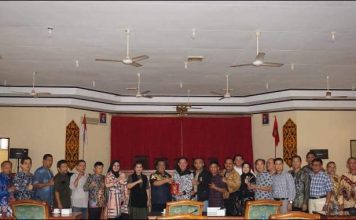 DPRD Kota Singkawang Kunjungi DPRD Landak, Bahas Relokasi PKL Hingga Pemberlakuan KIP Bagi Peserta Didik