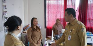 Pastikan ASN Bekerja Maksimal, Pj. Bupati Landak Gutmen Tinjau Sejumlah Kantor OPD