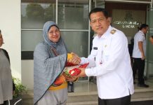 Operasi Pasar Murah Kerjasama Pemkab Landak Bersama Kejaksaan Negeri Diserbu Warga