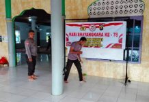 Polsek Air Besar Gelar Baksos Bersihkan Rumah Ibadah