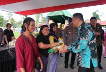 Pj. Bupati Landak Hadiri Gerakan Pangan Murah Rangkaian HUT Bhayangkara Ke – 78